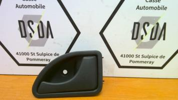 Poignee interieur avant droit