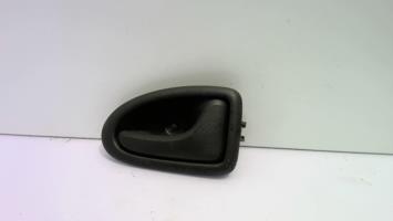 Poignee interieur avant droit