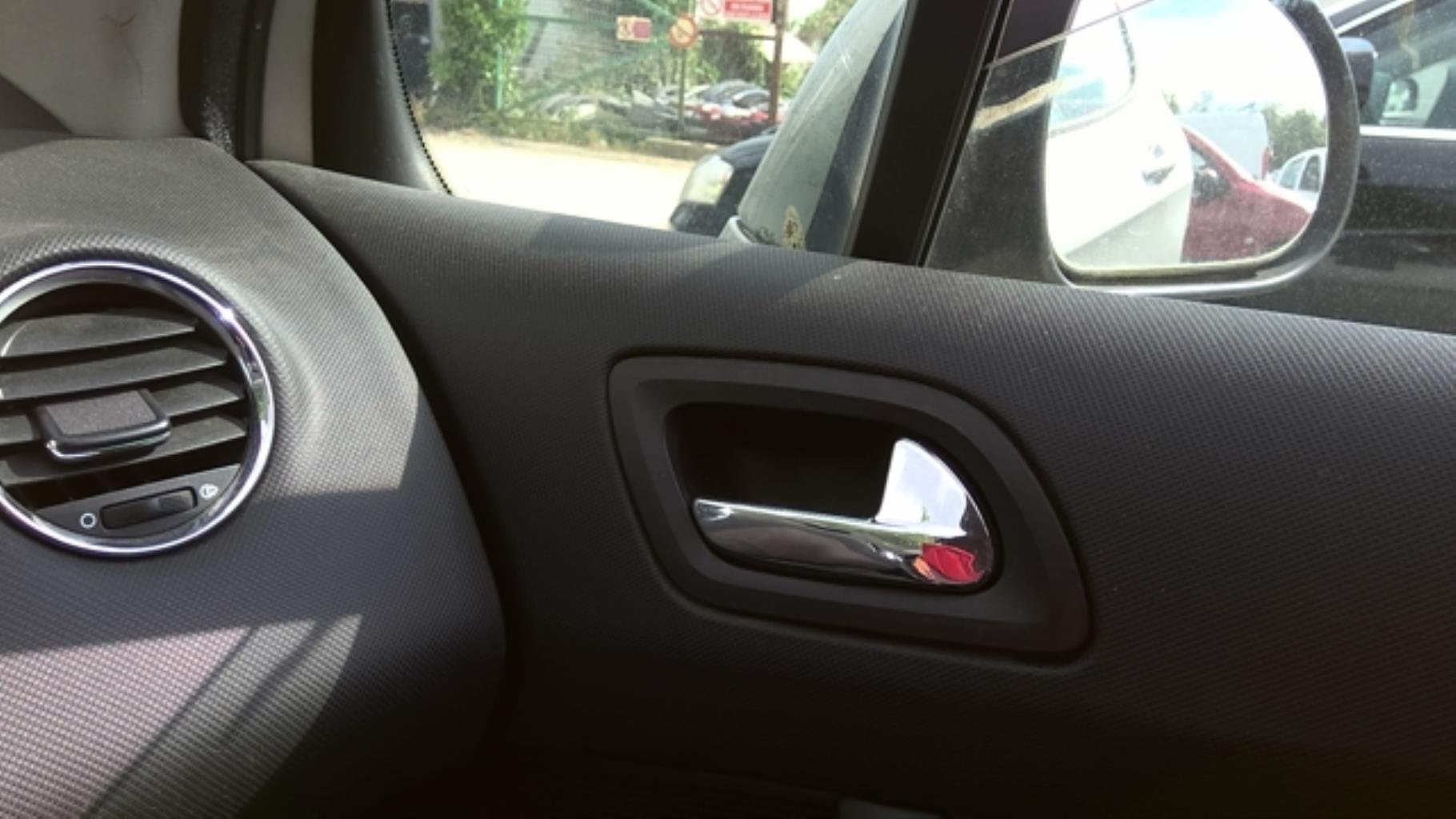 Poignee interieur avant droit