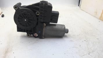 Moteur leve vitre avant gauche
