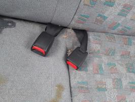 Attache ceinture arriere gauche