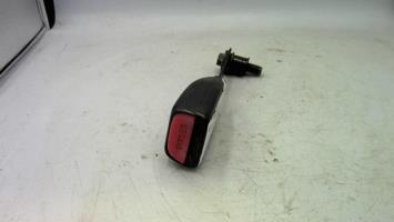 Attache ceinture avant gauche