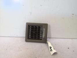 Aerateur tableau de bord avant gauche