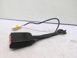 Attache ceinture avant gauche