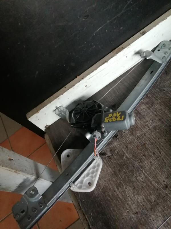 Leve vitre electrique avant droit