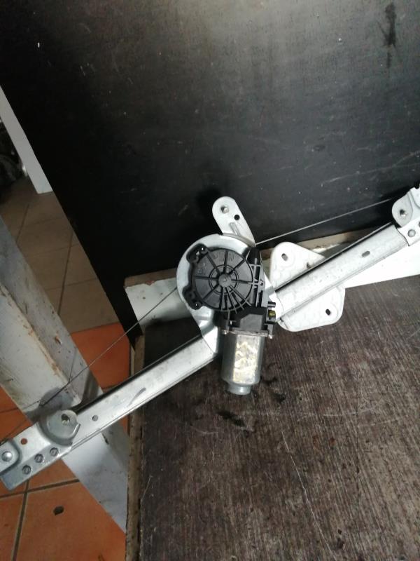 Leve vitre electrique avant gauche