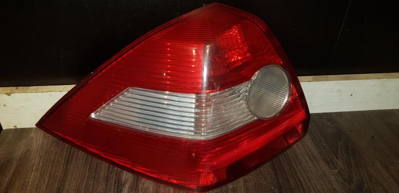 Fanale posteriore principale sinistro (luci)