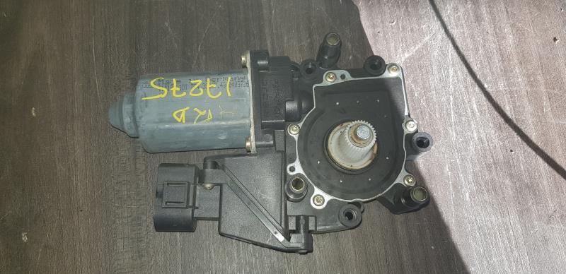 Moteur leve vitre arriere droit