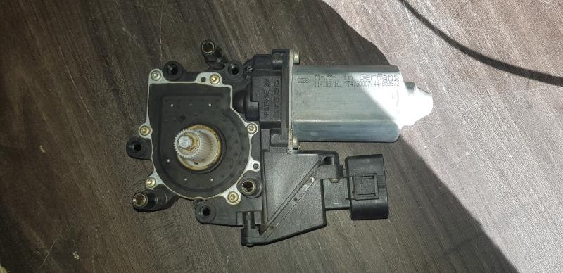 Moteur leve vitre arriere gauche