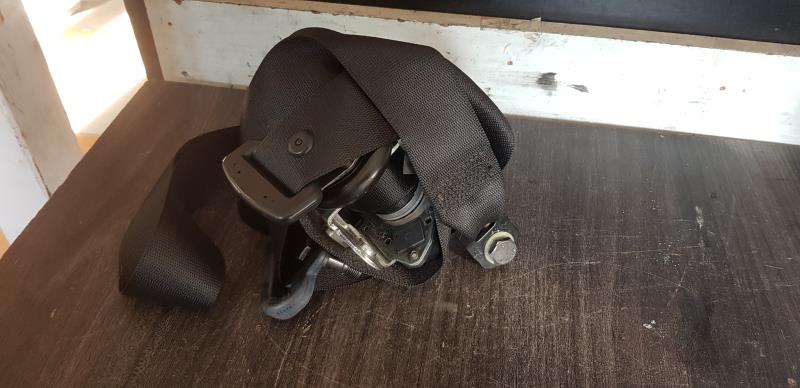 Ceinture avant droit