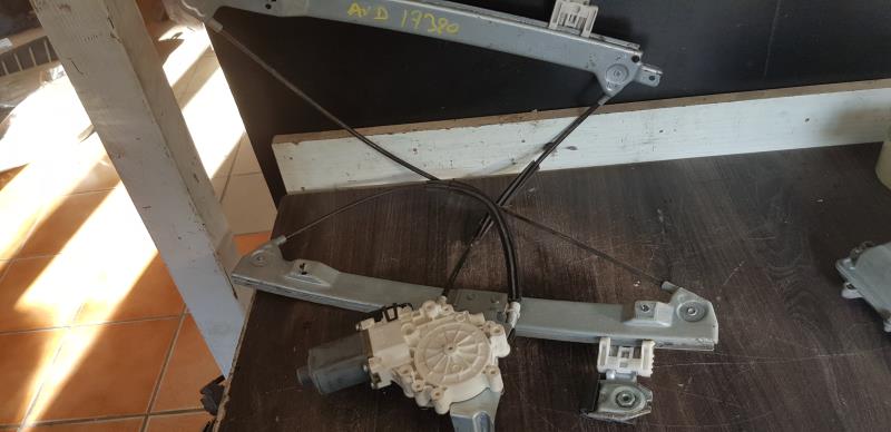 Leve vitre electrique avant droit