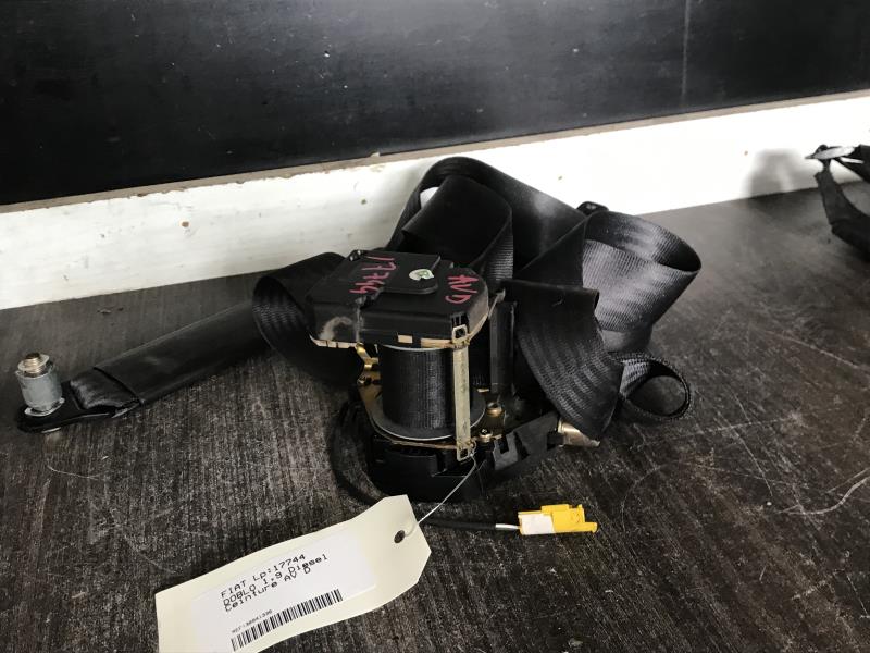 Ceinture avant droit