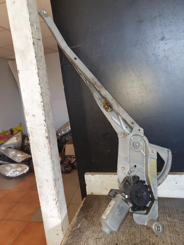 Leve vitre electrique avant droit