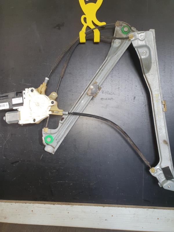 Elevalunas eléctrico delantero izquierdo