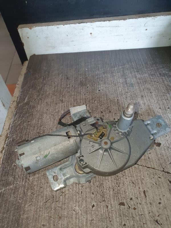 Moteur essuie glace arriere