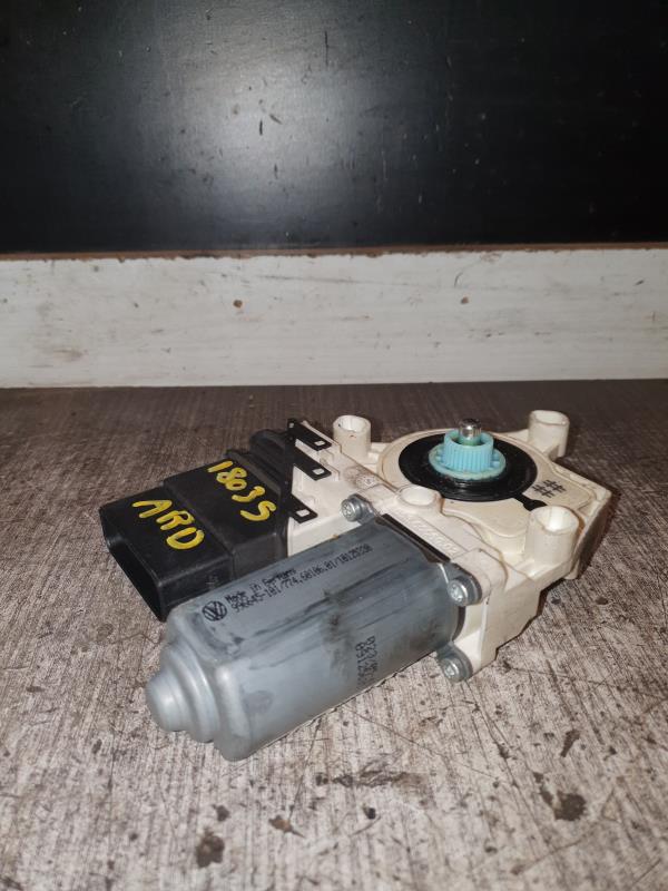 Moteur leve vitre arriere droit