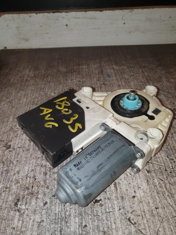 Moteur leve vitre avant gauche