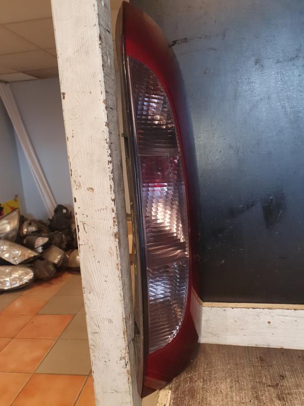 Fanale posteriore principale destro (luci)
