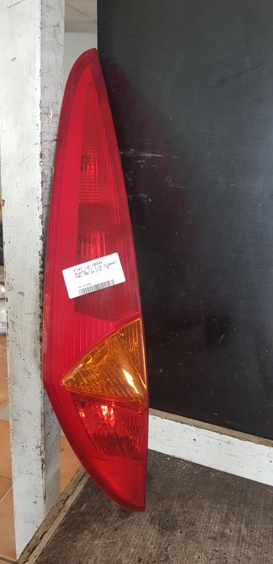 Fanale posteriore principale sinistro (luci)