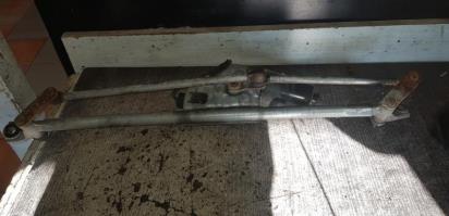 Moteur essuie glace avant