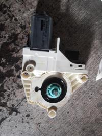 Moteur leve vitre arriere gauche