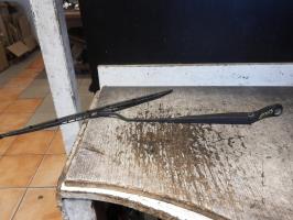 Bras essuie glace avant gauche