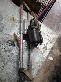 Motore tergicristallo anteriore