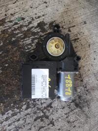 Moteur leve vitre avant droit