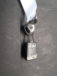 Attache ceinture arriere gauche