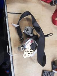 Ceinture avant droit