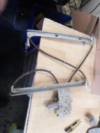 Leve vitre electrique avant droit