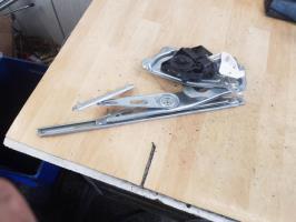 Leve vitre electrique avant droit