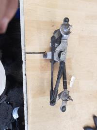 Moteur essuie glace avant