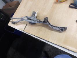 Moteur essuie glace avant