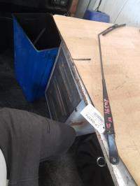 Bras essuie glace avant droit