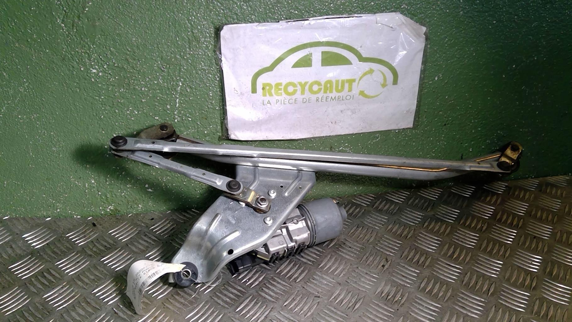 Moteur essuie glace avant