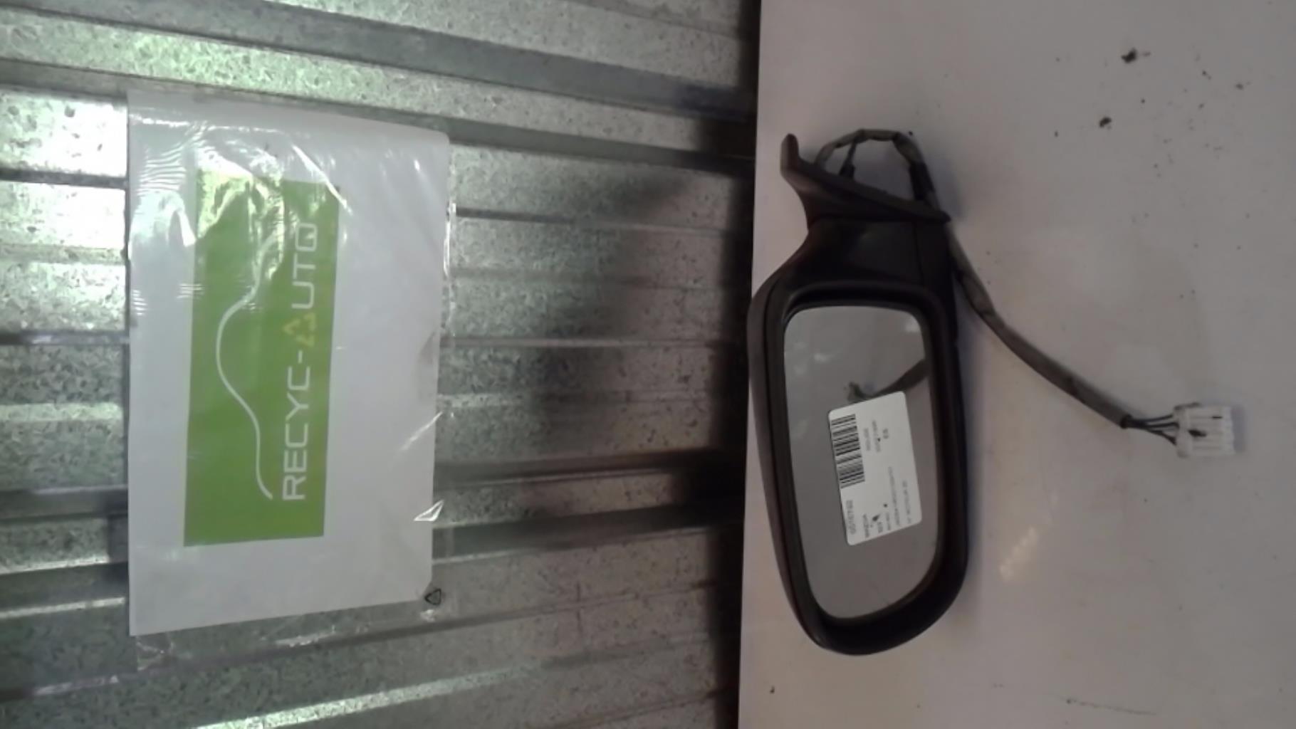 Retrovisor izquierdo