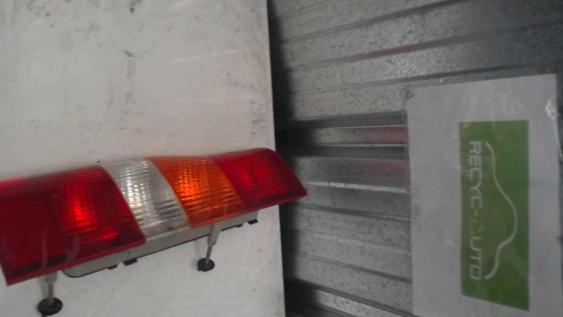Fanale posteriore principale sinistro (luci)