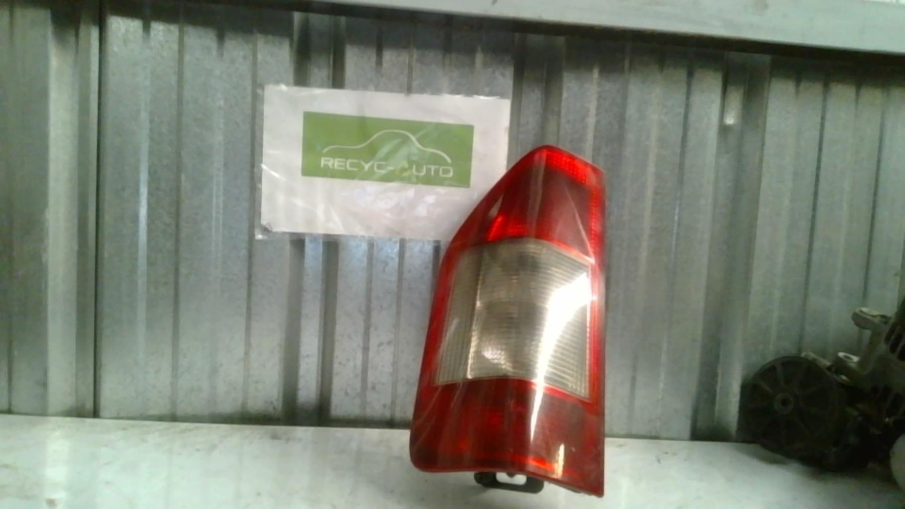 Fanale posteriore principale sinistro (luci)