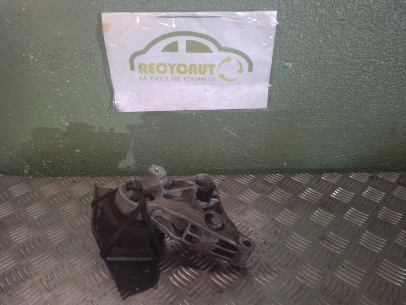 Support moteur gauche