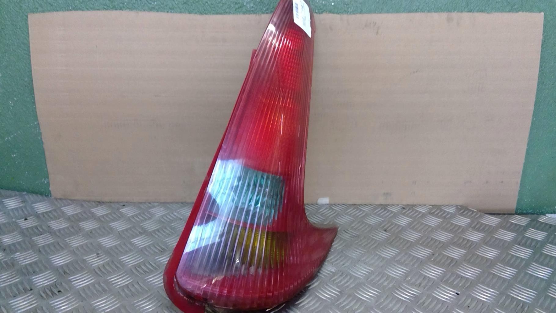 Fanale posteriore principale destro (luci)