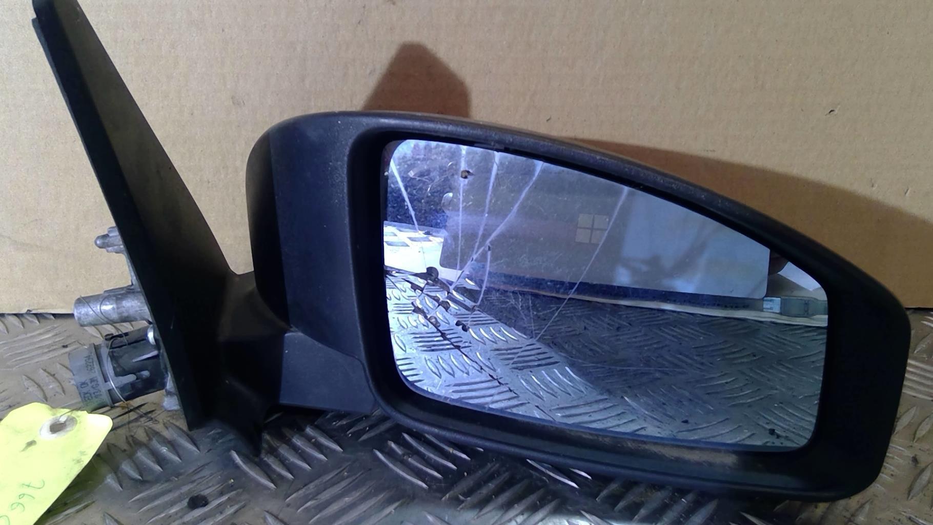 Retrovisor derecho