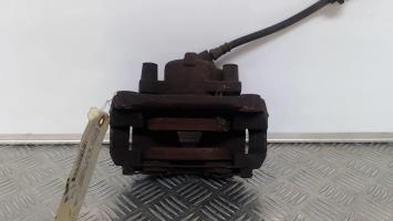 Estribo delantero derecho (freno)