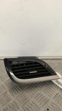 Aerateur tableau de bord avant droit