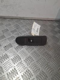 Interrupteur de leve vitre avant gauche