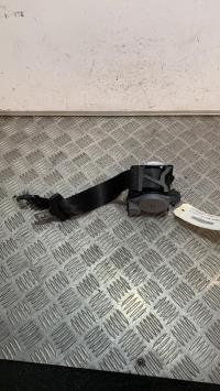 Attache ceinture arriere droit