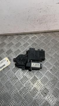 Moteur leve vitre avant gauche