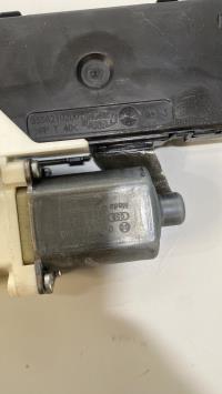Leve vitre electrique avant gauche