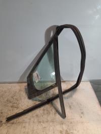 Ventanilla triangular delantera izquierda (puerta)