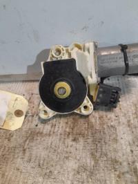 Moteur leve vitre avant droit